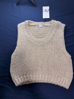 ZARA Cream Chunky Knit Scoop Neck Sweater Vest